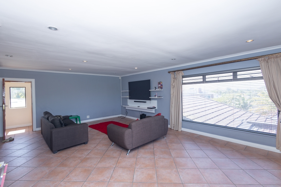 4 Bedroom Property for Sale in Flamingo Vlei Western Cape